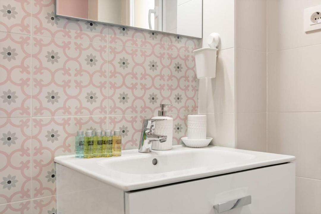 2 Bedrooms 1 Bathroom Furnished - Las Letras - Bright - Mintystay Madrid Eksteriør billede