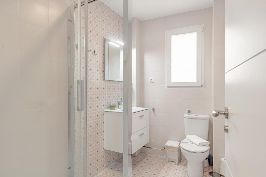2 Bedrooms 1 Bathroom Furnished - Las Letras - Bright - Mintystay Madrid Eksteriør billede