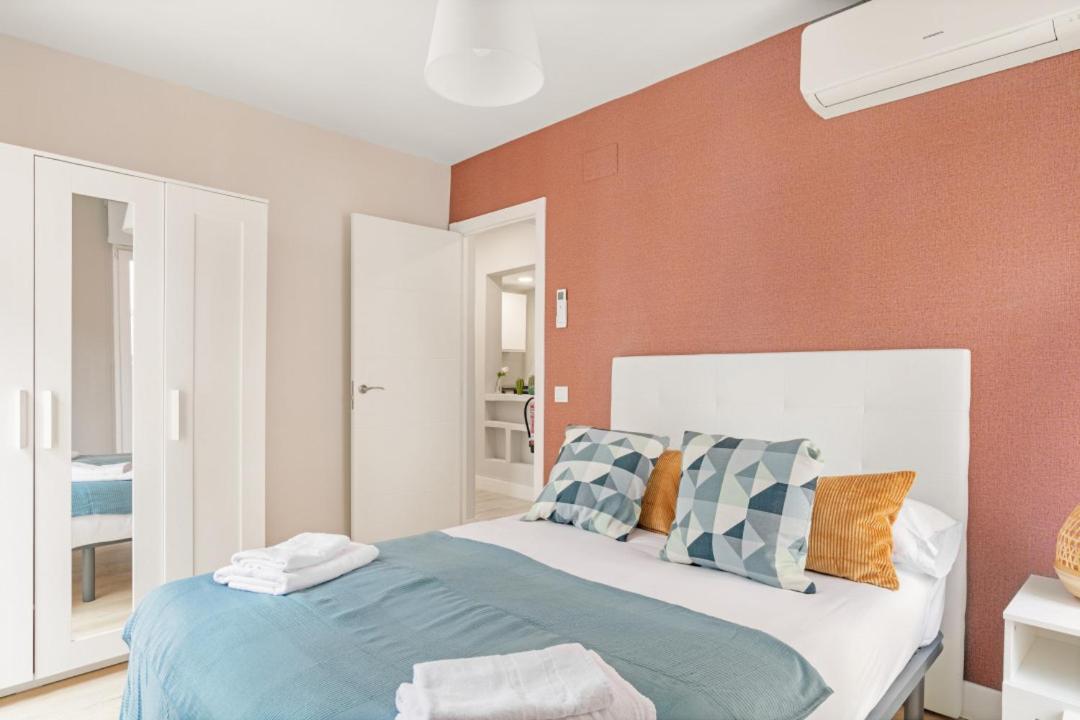 2 Bedrooms 1 Bathroom Furnished - Las Letras - Bright - Mintystay Madrid Eksteriør billede
