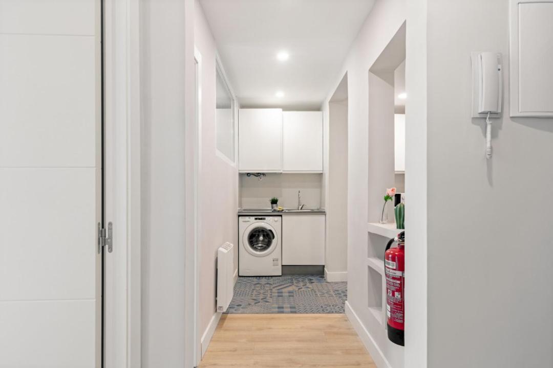 2 Bedrooms 1 Bathroom Furnished - Las Letras - Bright - Mintystay Madrid Eksteriør billede