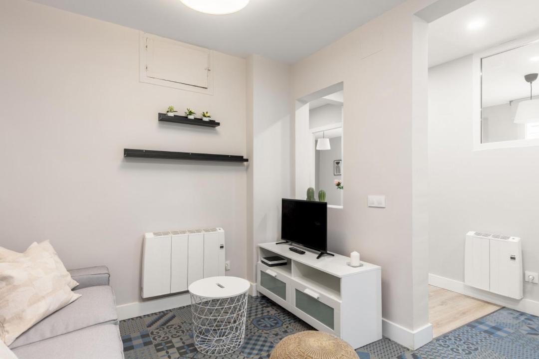 2 Bedrooms 1 Bathroom Furnished - Las Letras - Bright - Mintystay Madrid Eksteriør billede