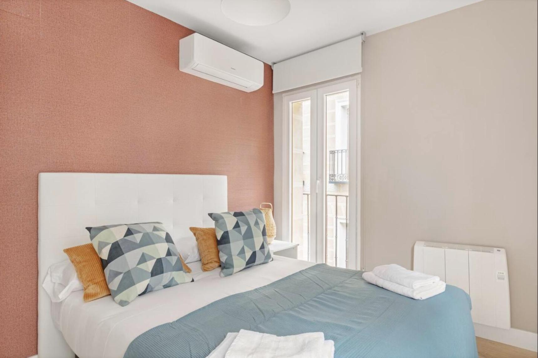 2 Bedrooms 1 Bathroom Furnished - Las Letras - Bright - Mintystay Madrid Eksteriør billede